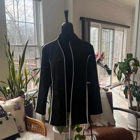 Jackets & Blazers - Zenergy by Chico’s Black Women's Open-Front Jacket with White Piping